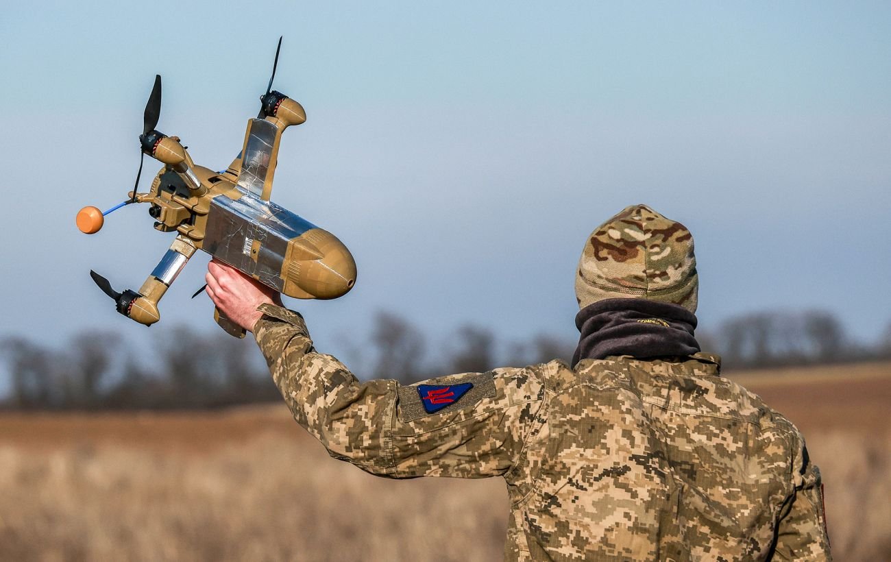 
        Рої дронів та "розумна" навігація: експерти назвали, як ШІ змінює фронт    
